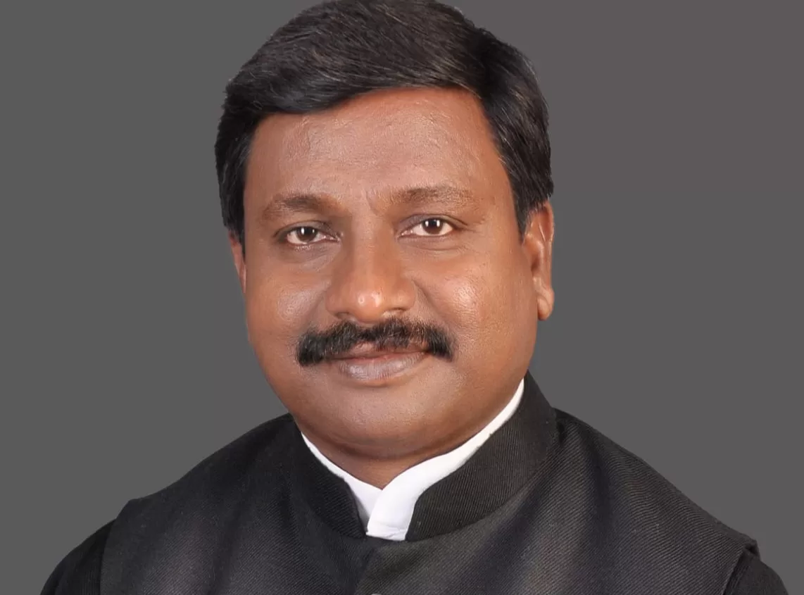 छात्रा की मौत के बाद एक्शन मोड में विधायक बबलू मंडल, डीएम से बोले—हर स्कूल भवन की हो तकनीकी जांच, जर्जर भवन तोड़कर बने नई इमारत; पंचायत स्तर पर जमाबंदी सुधार शिविर की भी उठाई मांग