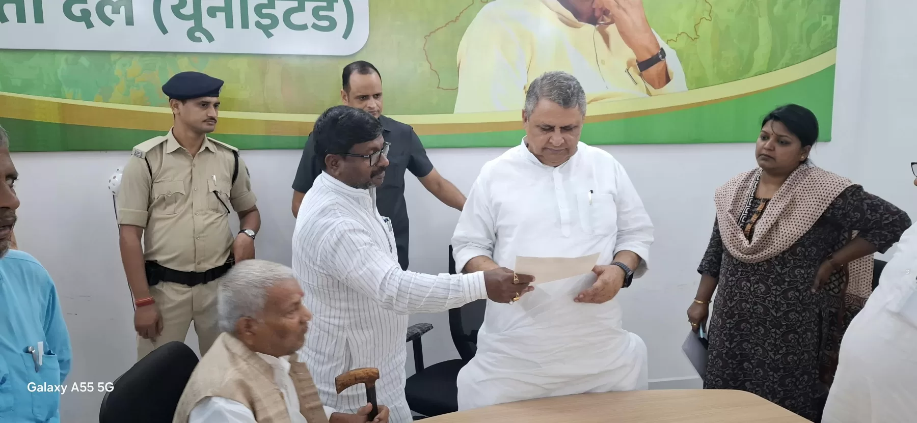 बूढ़ी गंडक तटबंध पर 39 KM पक्की सड़क, 7,500 एकड़ जलजमाव से मुक्ति की तैयारी! विधायक बबलू मंडल ने सरकार से मांगी बड़ी कार्रवाई