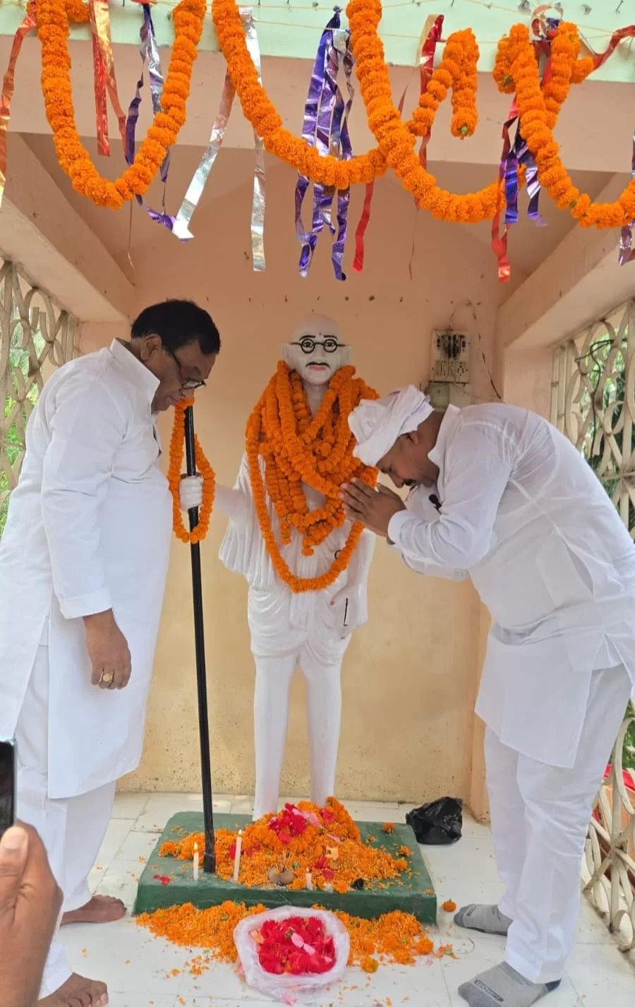 खगड़िया में गांधी जयंती पर गूंजा बापू का संदेश, मनोहर यादव के नेतृत्व में सत्य-अहिंसा व सद्भाव का संकल्प