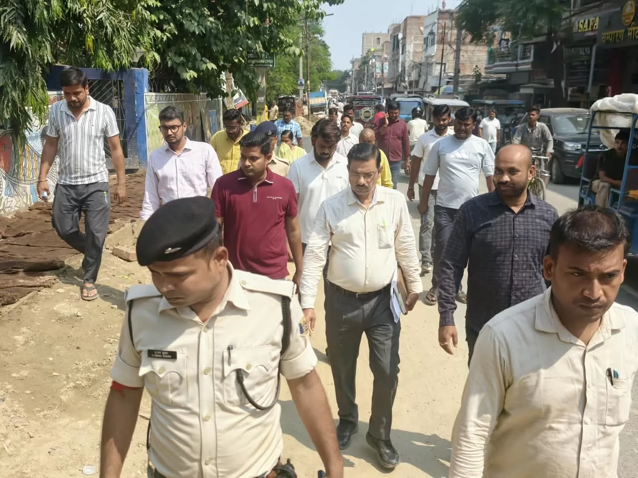 नगर सभापति प्रतिनिधि ज्योतिष मिश्रा की सक्रियता का असर: SDM धनंजय कुमार की अध्यक्षता में नाला निर्माण की जांच, कई गंभीर खामियां सामने आने का दावा