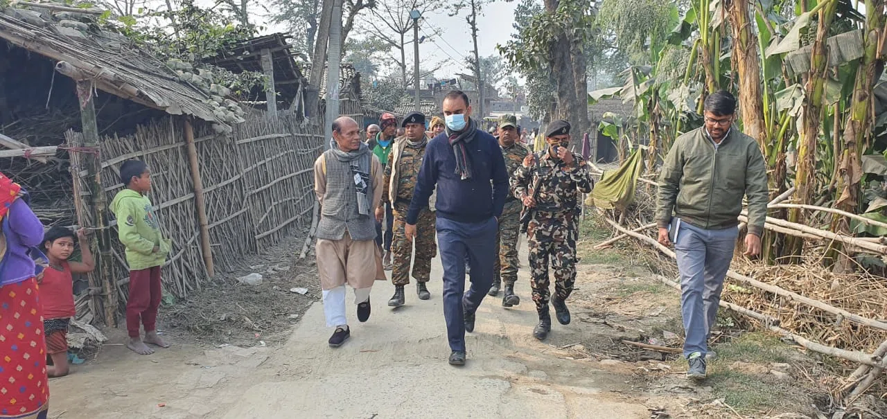 क्षेत्र भ्रमण के दौरान आखिर क्यों भड़के खगड़िया के डीएम आलोक रंजन घोष!कई दिशा-निर्देश कर दिया जारी,डीएम के गरम तेवर को देखकर थरथराते नजर आए लापरवाह पदाधिकारी।।