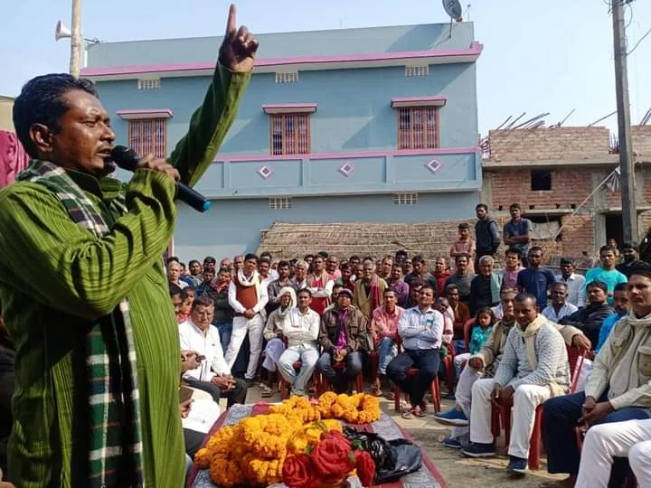 सम्मान समारोह को अलौली विधायक रामवृक्ष सदा ने किया संबोधित, कहा-मूलभूत समस्याओं से लोगों को निजात दिलाना पहली प्राथमिकता, ओलापुर- चक्कीपार के बीच बूढ़ी गंडक नदी पर बनकर रहेगा पुल।।
