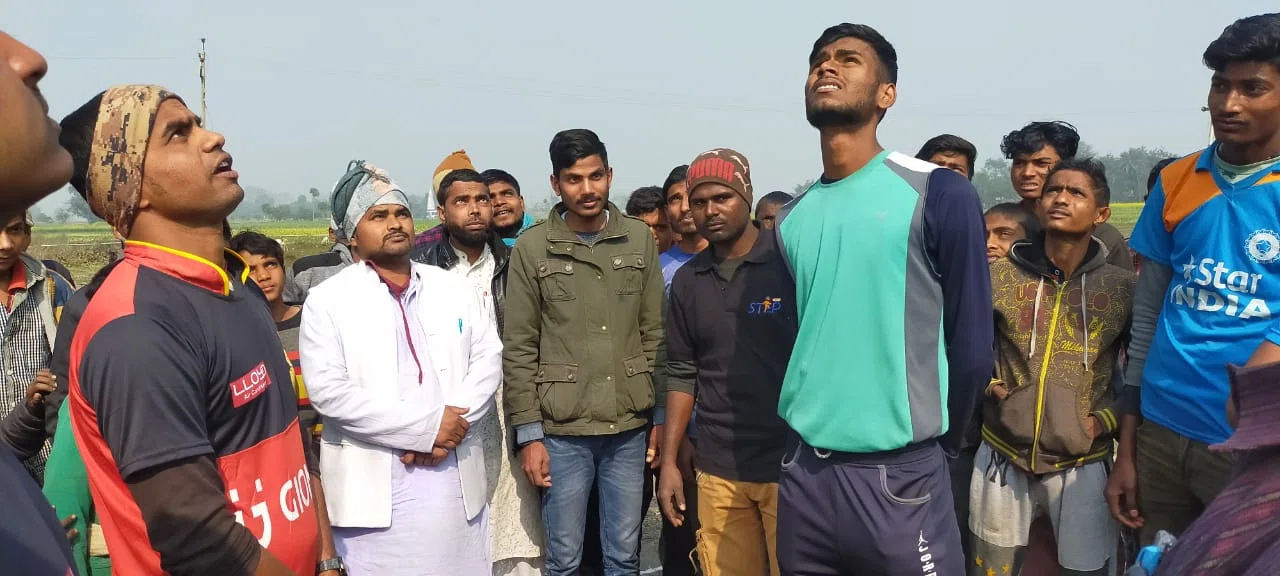 भोराहाबासा में आयोजित क्रिकेट टूर्नामेंट में मोहम्मद कमर की खूब चली बल्लेबाजी,सेमीफाइनल में पहुंची भोरहाबासा की टीम।।