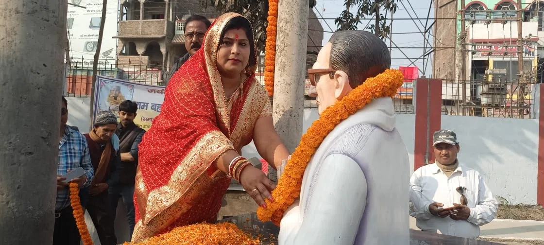 पूर्व दिवंगत विधायक राम बहादुर आजाद की जयंती आयोजित, बच्चों के बीच स्कूली बैग का किया गया वितरण,नगर सभापति सीता कुमारी ने कहा-हमेशा प्रेरणाश्रोत बने रहेंगे दिवंगत विधायक।।*