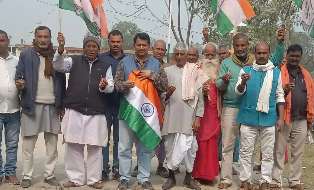 प्रतिरोध मार्च निकालकर सरकार के विरुद्ध निकाली भड़ास,दिल्ली आंदोलन में शहीद हुए किसानों को कैंडिल जलाकर दी गई श्रद्धांजलि।।*
