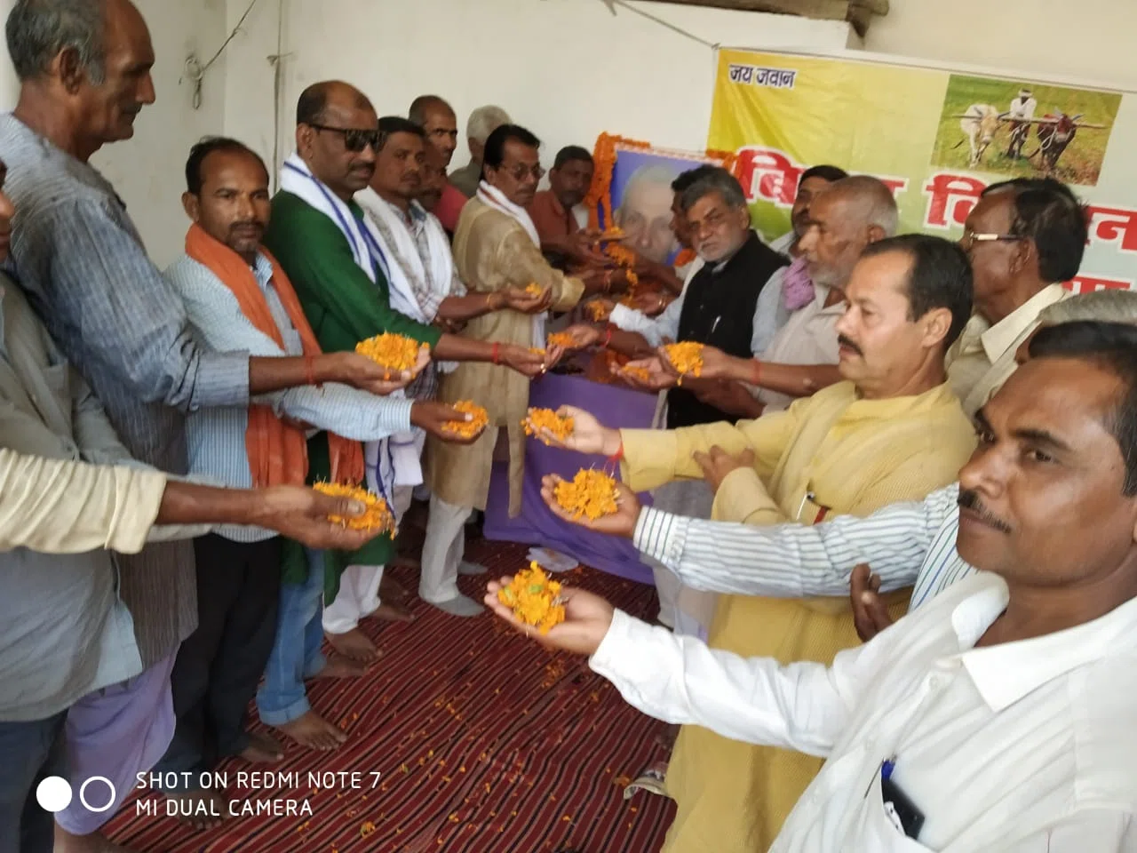 दूध की कीमत बढ़ाने सहित किसानों की विभिन्न समस्याओं के निष्पादन को ले आवाज बुलंद करते रहे जुझारु किसान नेता योगेन्द्र प्रसाद सिंह के निधन से मर्माहत हुए किसान,शोक सभा सह श्रद्धांजि