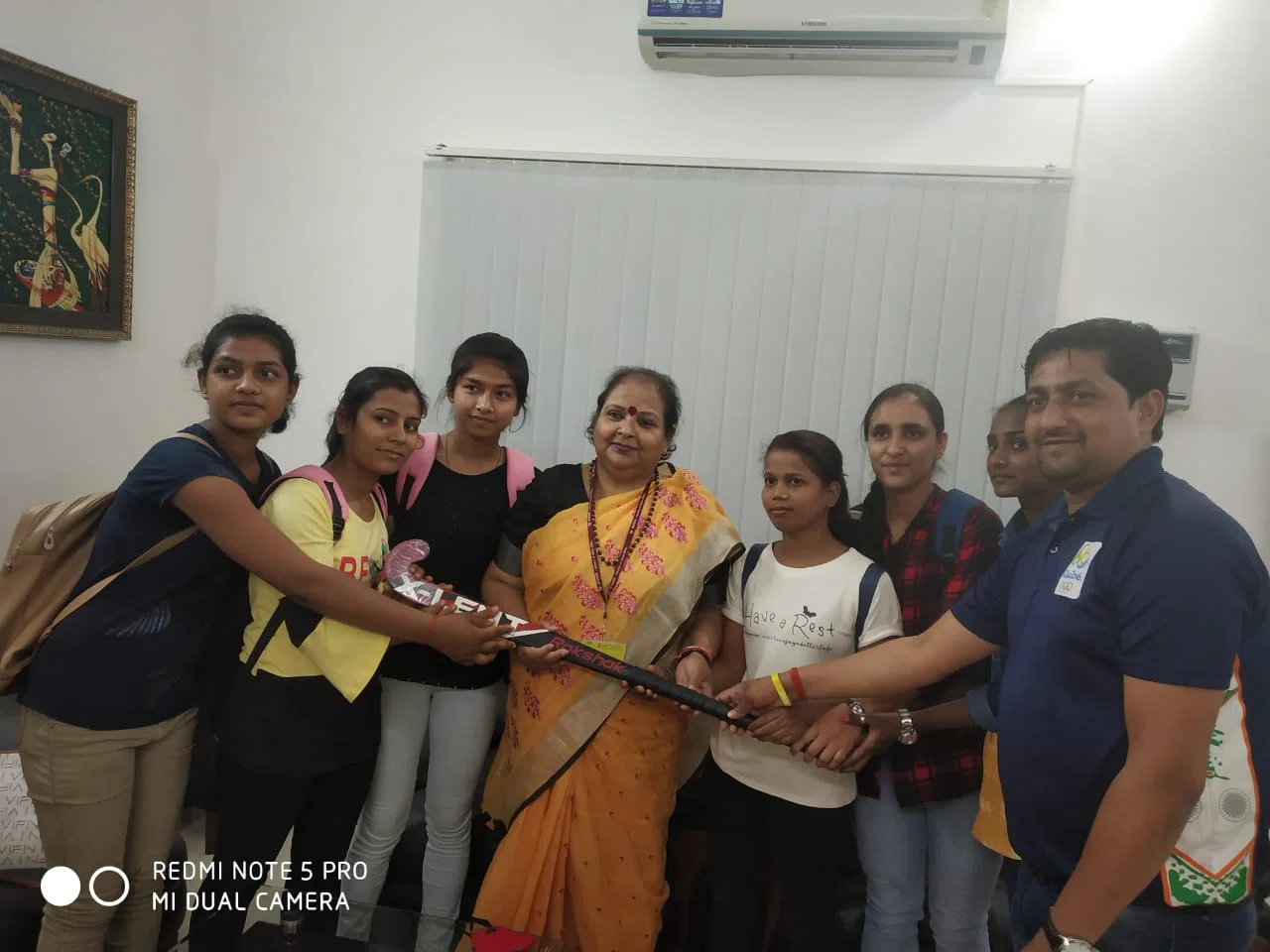 नेशनल हॉकी महिला खिलाडियों से मिली राष्ट्रीय महिला आयोग की सदस्य श्रीमति चन्द्रमुखी देवी,हौसला अफजाई करते हुए कहा-खिलाड़ियों की बेहतरी के लिए तमाम प्रयास किए जाएंगे।।*