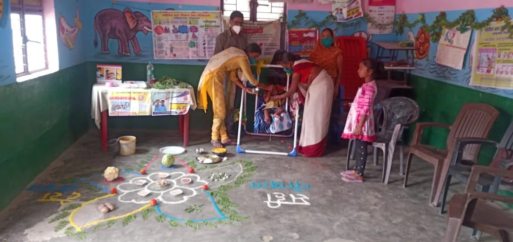 बच्चों को खीर खिलाकर पोषण अभियान की हुई शुरुआत,महिलाओं व बच्चों को सही पोषण की उपलब्धता सुनिश्चित कराने को ले राष्ट्रीय पोषण अभियान जरुरी:मो. इमरोज।।*