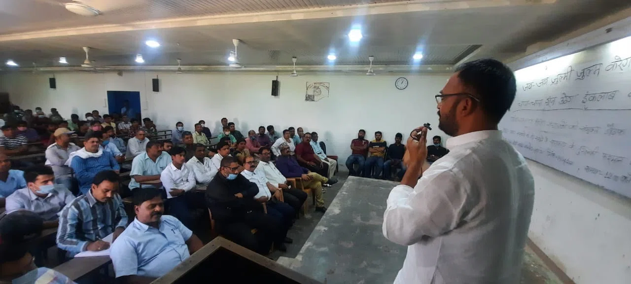 प्राइवेट स्कूल व कोचिंग संचालक दे देंगे अपनी-अपनी गिरफ्तारी,लेकिन शिक्षण संस्थानों को नहीं रखेंगे बंद,प्राइवेट स्कूल और कोचिंग एसोसिएशन ने सरकारी आदेश को बताया तुगलकी फरमान
