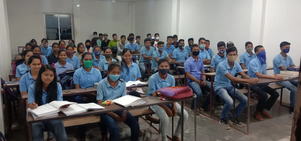 प्राइवेट स्कूल व कोचिंग एसोसिएशन को मिला बच्चे व अभिभावकों का साथ, सरकारी आदेश को ठेंगा दिखाते हुए अन्य दिनों की तरह खुली रही प्राइवेट शिक्षण संस्थानें, अभिभावक भी हैं फरियाने को त
