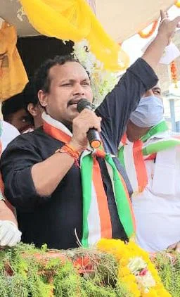 कोविड-19 के कहर से हलकान हैं लोग और अलौली के बीडीओ ने बैठक आयोजित करने का लिया है निर्णय,बिहार राज्य ग्रामीण आवास कर्मी संघ के प्रदेश अध्यक्ष राकेश पासवान शास्त्री ने डीएम से की बै