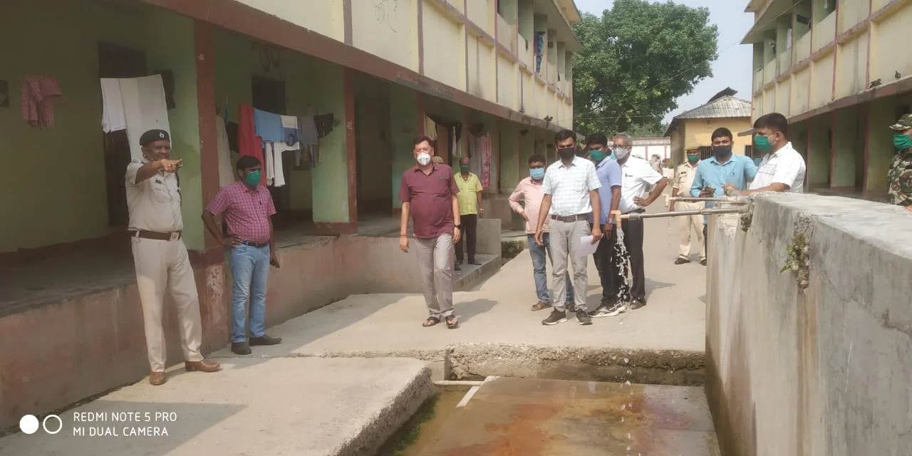 जेल में बंद 18 से 44 आयुवर्ग के कैदियों को सलामत रखने की कवायद तेज,400 कैदियों को दी गई कोविशील्ड की पहली खुराक,शेष बचे 288 कैदियों को शनिवार को दी जाएगी खुराक