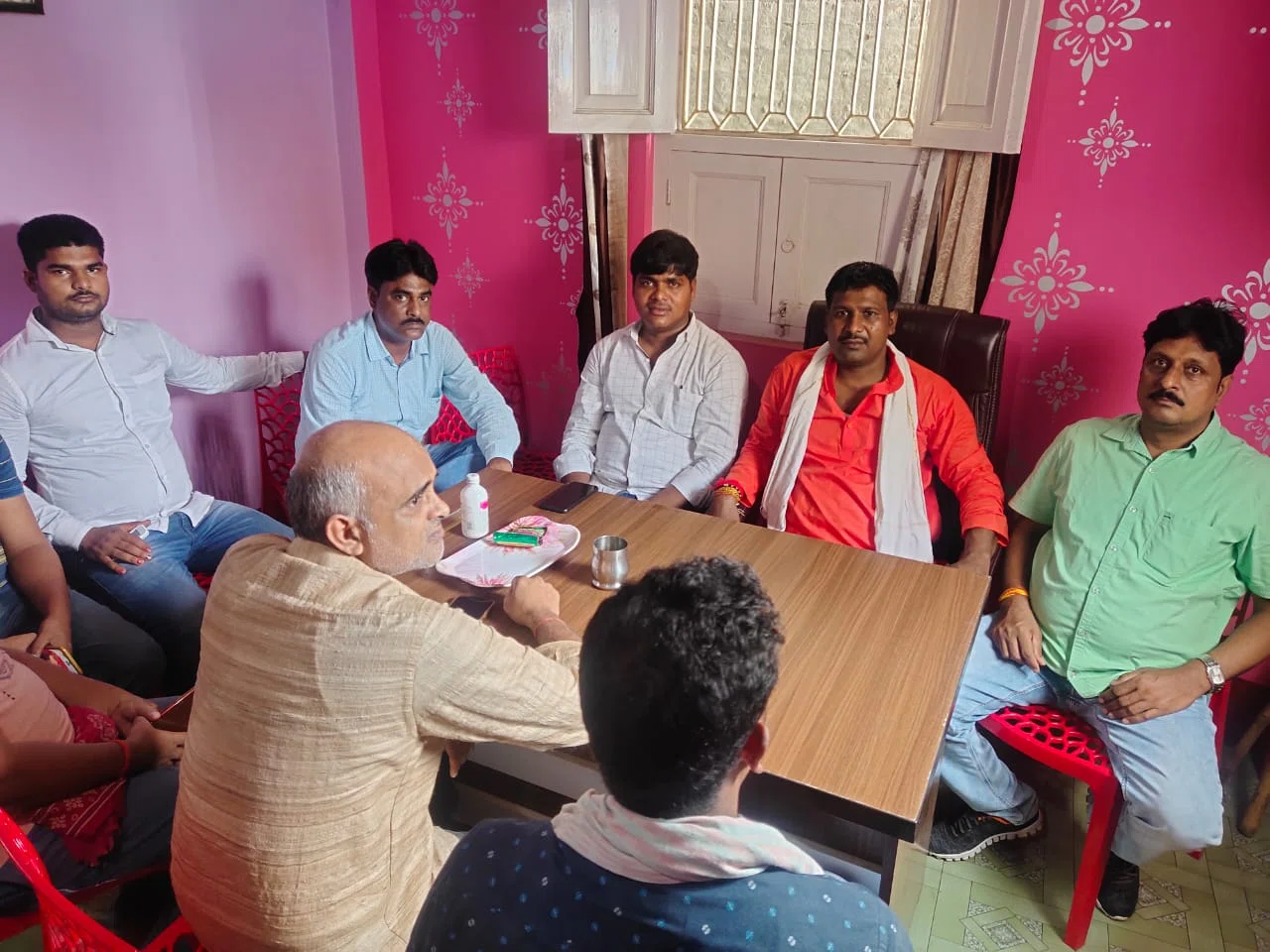 अवैध खनन के जिम्मेदार खनन पट्टेधारी सहित सक्षम पदाधिकारी पर कार्रवाई व सख्त सजा सुनिश्चित कराने के लिए कोर्ट में किया जाएगा मुकदमा दर्ज,ट्रक ऑनर एसोसिएशन की बैठक में लिया गया निर्ण