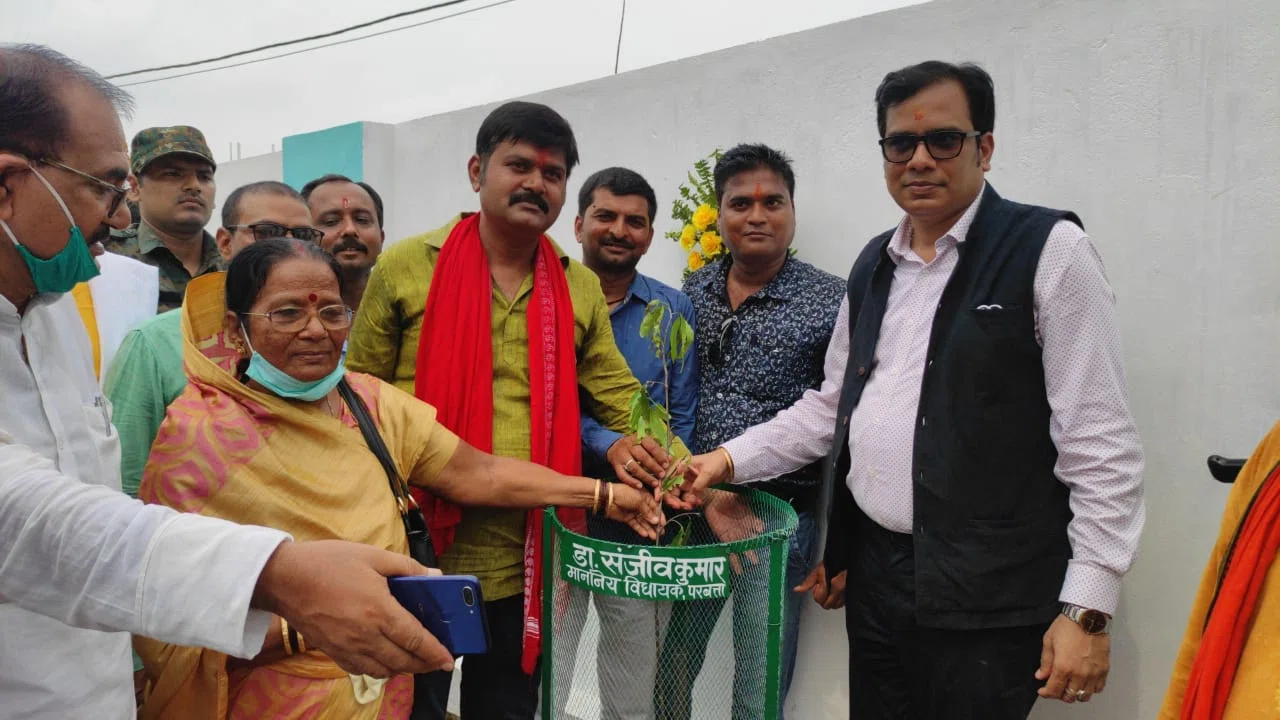 पॉवर,पैसे और पैरवी की सनक में बौराए नगर परिषद अध्यक्ष के पुत्र ने आम सड़क को भी कर दिया जाम,सीओ की चुप्पी बरकरार,थाना का अल्टीमेटम भी नहीं आ रहा काम,एमपी को लिखा पत्र तो जगी कार्रव