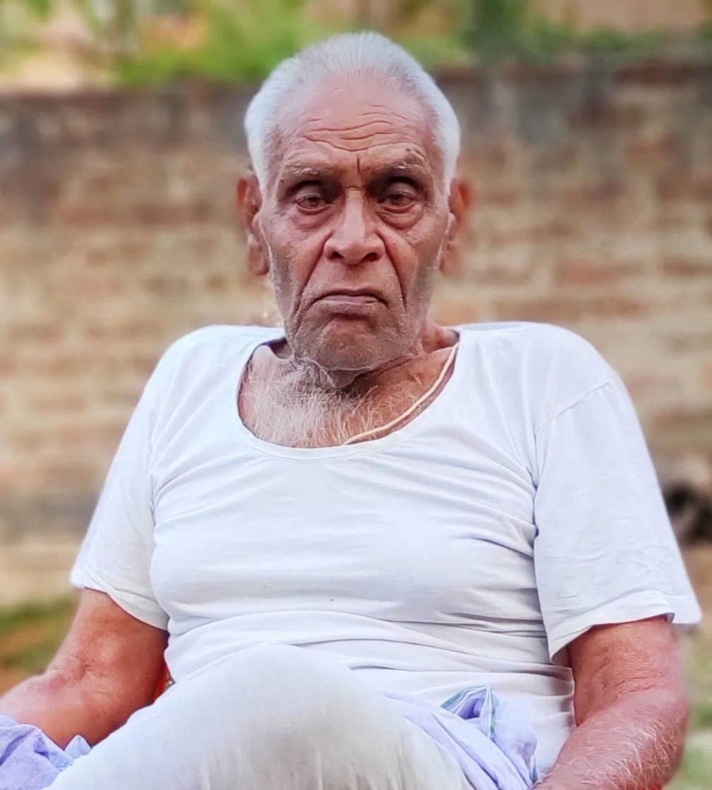 दादाजी के नाम से मशहूर विद्या प्रसाद सिंह के निधन से मर्माहत हुआ समाज, भाव विह्वल हुए लोगों ने कहा-बल से नहीं,दिमाग से कार्य करने का दादाजी पढ़ाया करते थे मार्गदर्शन का पाठ