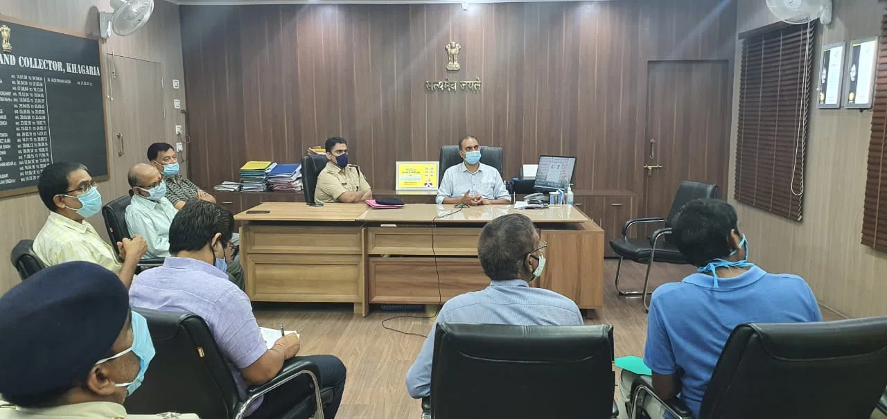 पर्व-त्योहार के मौके पर रंग में भंग डालने वाले हो जाएं सतर्क,मिल जाएगी बड़ी सजा,डीएम डॉक्टर आलोक रंजन घोष और पुलिस कप्तान अमितेश कुमार ने कह दिया साफ-साफ,डालोगे खलल,तो जाओ गोपाल घर