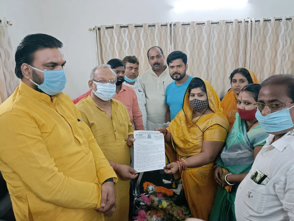 उप मुख्यमंत्री तारकिशोर प्रसाद तथा पंचायती राज मंत्री सम्राट चौधरी का नगर सभापति सीता कुमारी ने किया भव्य स्वागत,उप मुख्यमंत्री के समक्ष खोली समस्याओं की पोटली, सौंपा ज्ञापन
