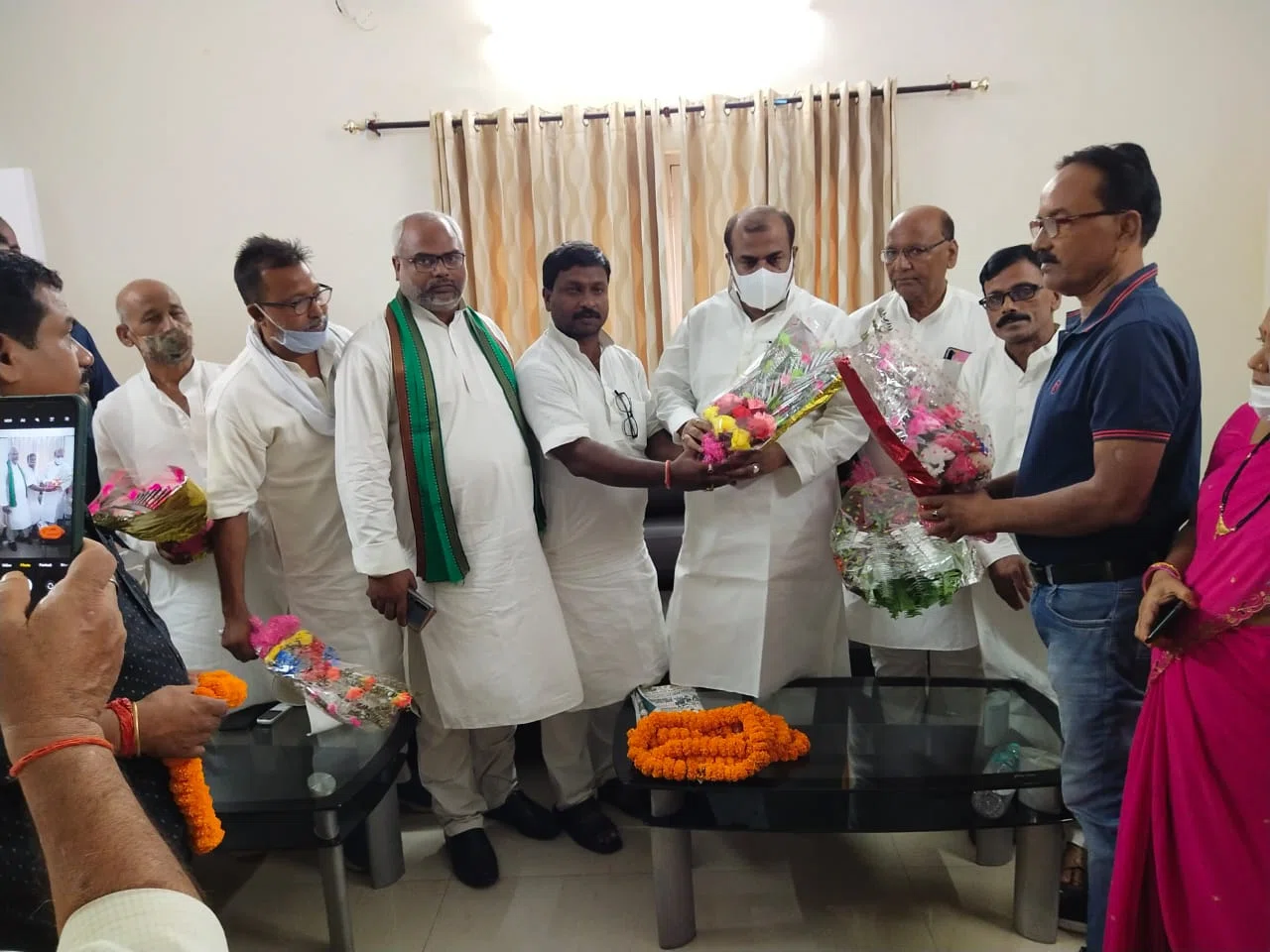 प्रभारी मंत्री मदन सहनी का एनडीए कार्यकर्ताओं ने किया भव्य स्वागत,जेडीयू जिलाध्यक्ष बबलू मंडल ने विभिन्न समस्याओं से कराया अवगत,तो मंत्री ने कहा- जल्द होगा समस्याओं का समाधान