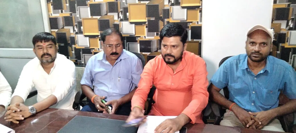 सदर विधायक और नगर पार्षदों के बीच आखिर क्यों हो रहा तकरार,नगर परिषद के नगर पार्षदों ने विधायक पर लगाया गैर जिम्मेदार होने का आरोप,कहा-अपनी नाकामियां छिपाने के लिए विधायक कर रहे हैं