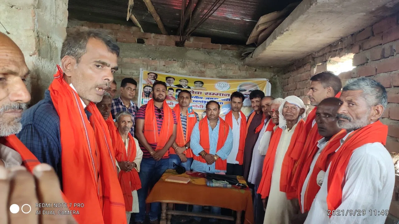 विभिन्न योजनाओं के लाभार्थी,बुजुर्ग और महिलाओं को भाजपा के ओबीसी मोर्चा ने किया सम्मानित,पीएम नरेन्द्र मोदी के जनमोत्सव मौके पर वक्ताओं ने कहा-नरेन्द्र मोदी की दूरगामी सोच से विश्व
