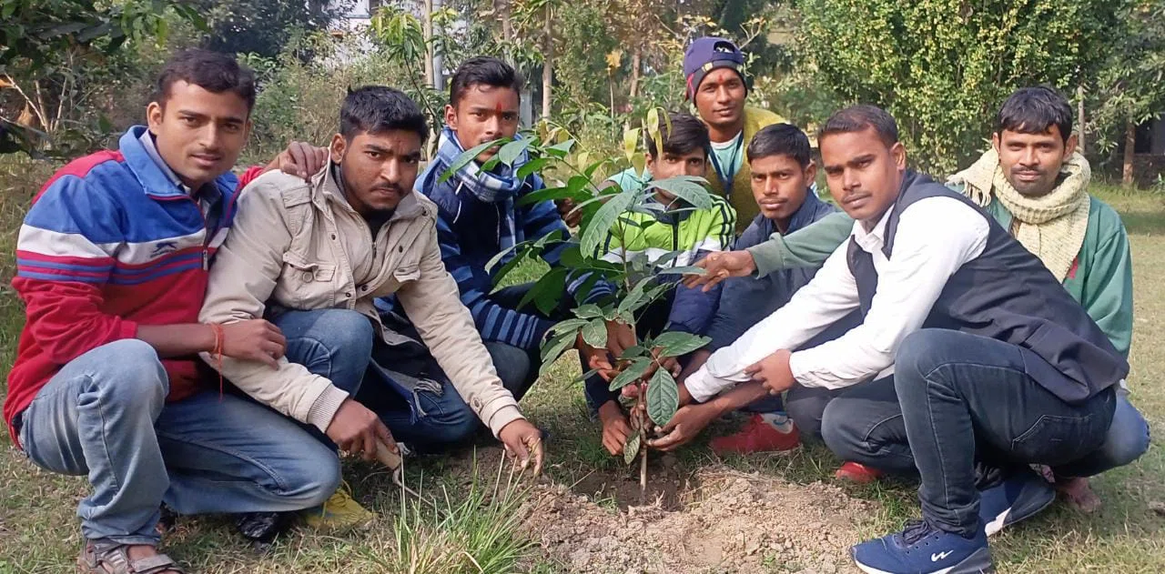पूर्व नगर सभापति सह राजद नेता मनोहर यादव के जन्मदिन पर रहा उत्सवी माहौल,छात्र नेता रौशन ने कहा-राजनीति में किंग मेकर की भूमिका अदा कर रहे मनोहर यादव हैं युवाओं के सम्राट