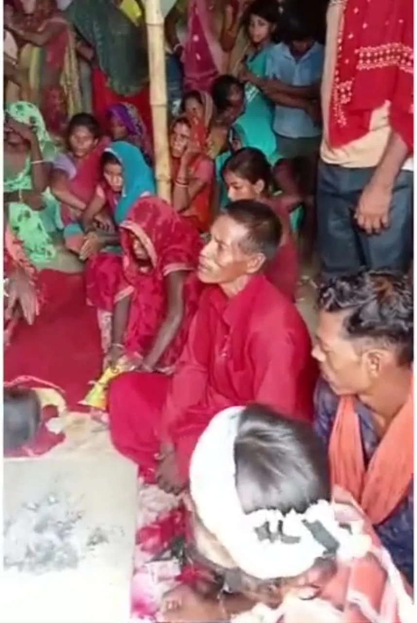 ...और मुर्दे में जान फूंकने को ले घंटो चलता रहा तांत्रिकों का ड्रामा,सर्पदंश के शिकार बालक को जिंदा करने के लिए मुंगेर से आए थे दो तांत्रिक