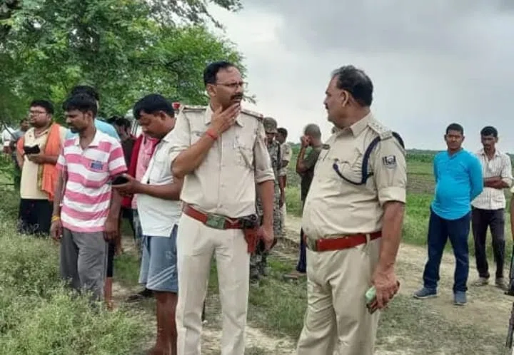 अपराधियों ने ट्रक चालक तथा उपचालक को सुलाई मौत की नींद,शव बरामद कर पड़ताल में जुटी पुलिस,ट्रक भी बरामद