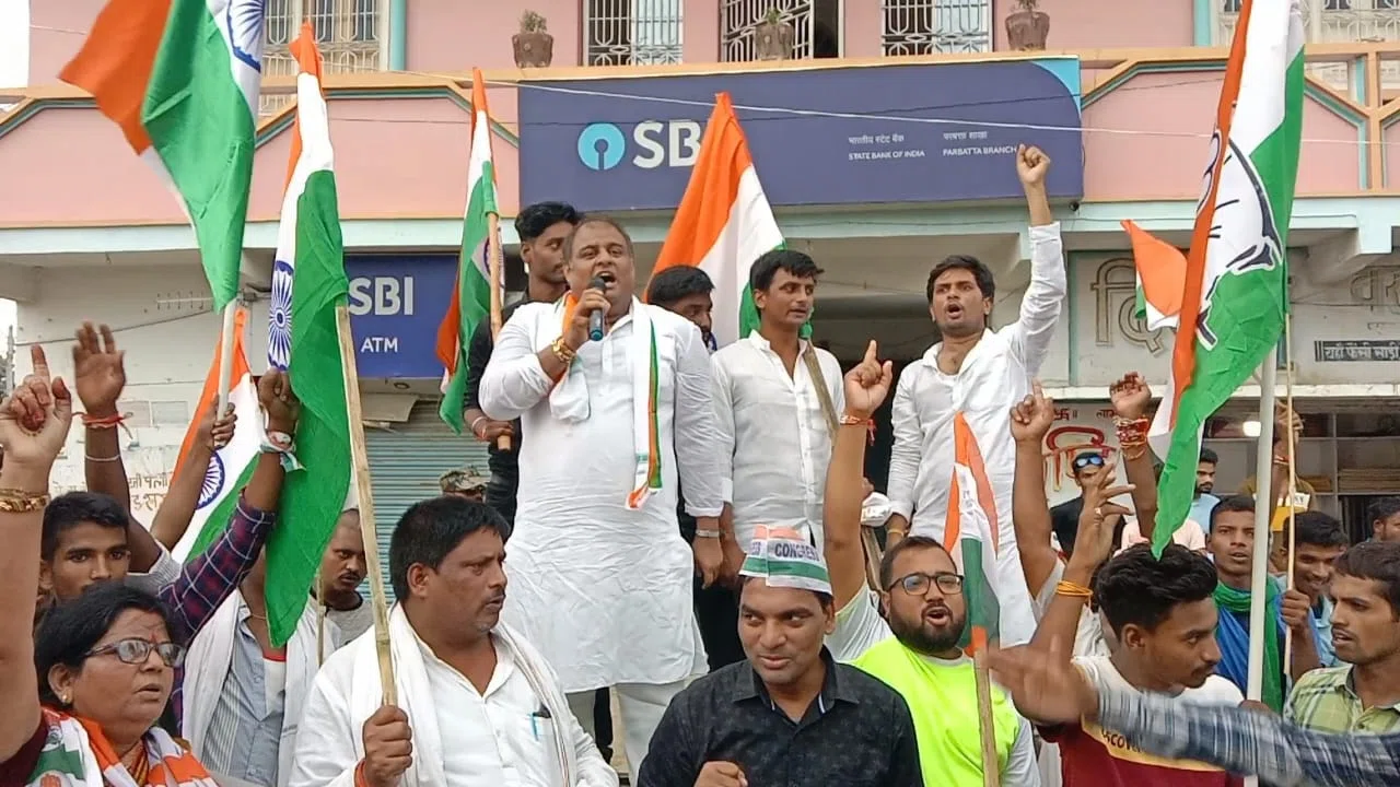 पदयात्रा के दौरान दो अलग- अलग गुटों में नजर आए काग्रेंसजन,गौरव यात्रा के दौरान दिखा नजारा, चर्चाओं का बाजार गर्म