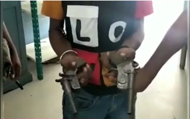 दो देसी कट्टा और लूट के माल सहित कुख्यात गुलशन चढ़ा पुलिस के हत्थे