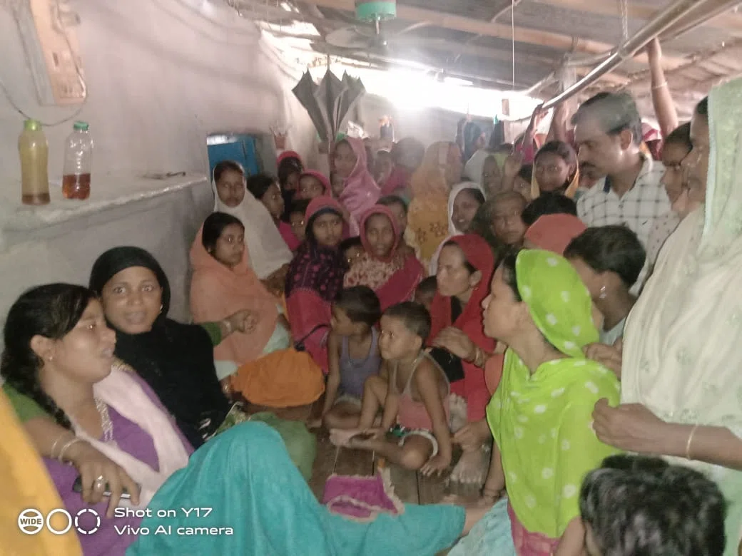 पुत्री के साथ छेड़खानी का किया विरोध,तो मनचले और उसके परिवार वालों ने पिता की कर दी हत्या, युवती की मां और भाई पर भी तलवार से किया जानलेवा हमला