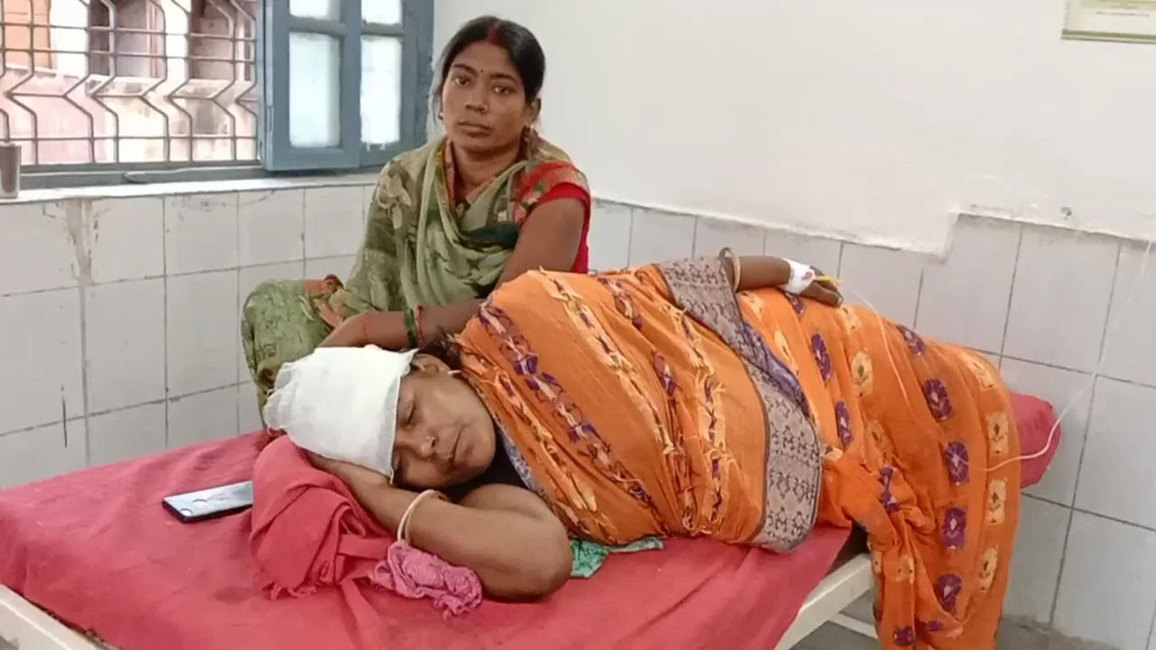 मोबाइल को चार्ज में लगाने के दौरान महिला को लगा बिजली का झटका,हुई अचेत