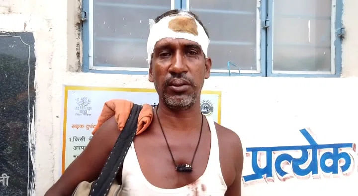 दबंगों ने ऑटो में कब्जा लगाने मिस्त्री को बुलाया घर और पीट-पीटकर बुरी तरह कर दिया जख्मी