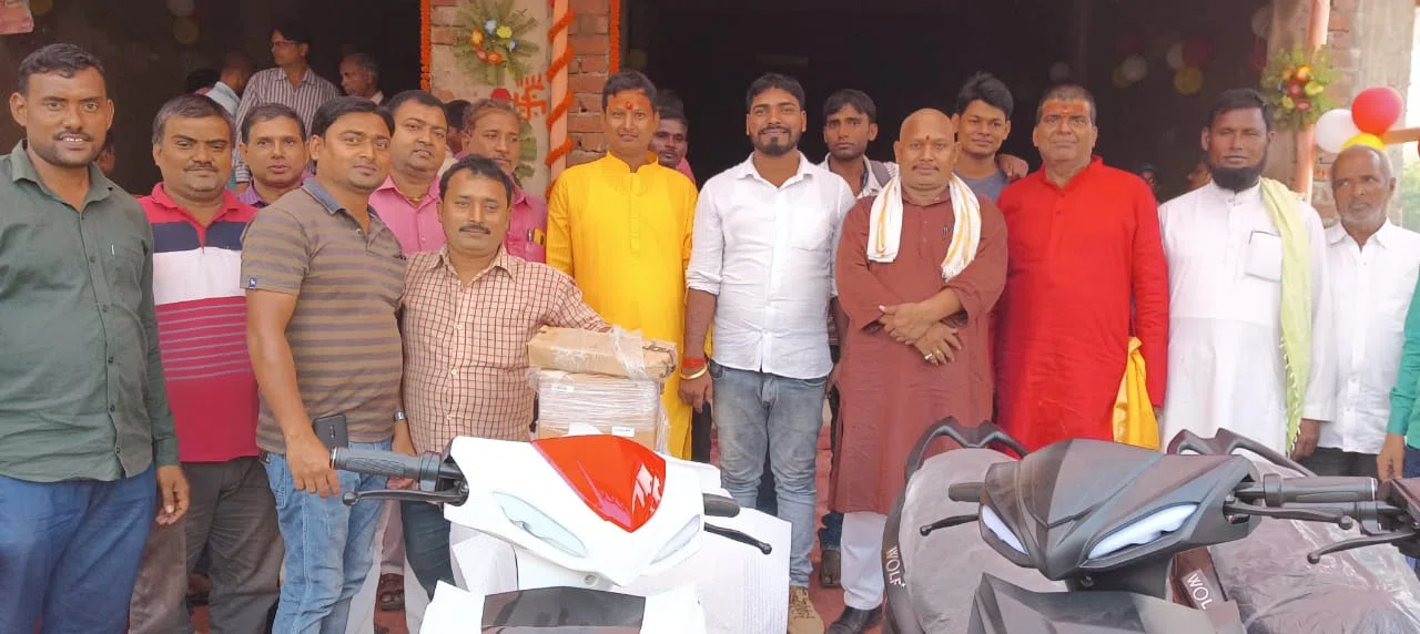 शहर में अंशु प्रिय इलेक्ट्रिक ऑटो सर्विस का हुआ शुभारंभ,इलेक्ट्रिक ऑटो एवं स्कूटी के प्रदूषण मुक्त सर्विस से पर्यावरण रहेगा सुरक्षित:शास्त्री