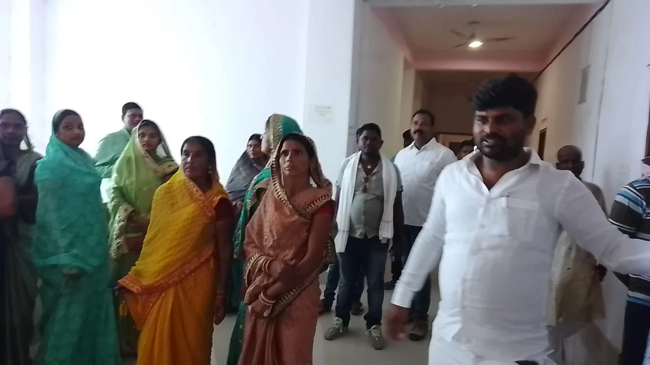 बेलदौर की प्रखंड प्रमुख और उनके पुत्र का कारनामा आया सामने, पंससों ने लगाया हर योजना के नाम पर 42पर्सेंट कमीशन मांगने का आरोप