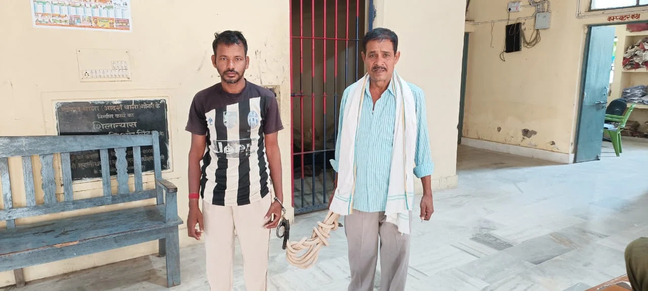 किसी वारदात को अंजाम देने से पहले देसी पिस्टल के साथ गिरफ्तार,एक बोतल शराब भी बरामद