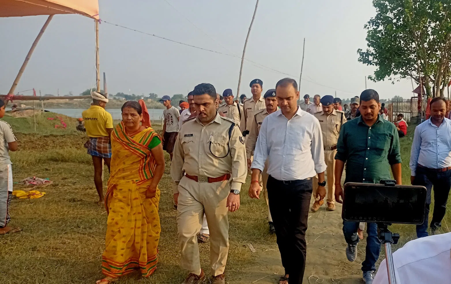 शांतिपूर्ण और उत्सवी माहौल में छठ पर्व सम्पन्न,नगर सभापति प्रत्याशी राकेश पासवान ने कहा-बेहतरीन व्यवस्था के बीच पर्व सम्पन्न कराने के लिए डीएम-एसपी सहित तमाम प्रशासनिक पदाधिकारी है