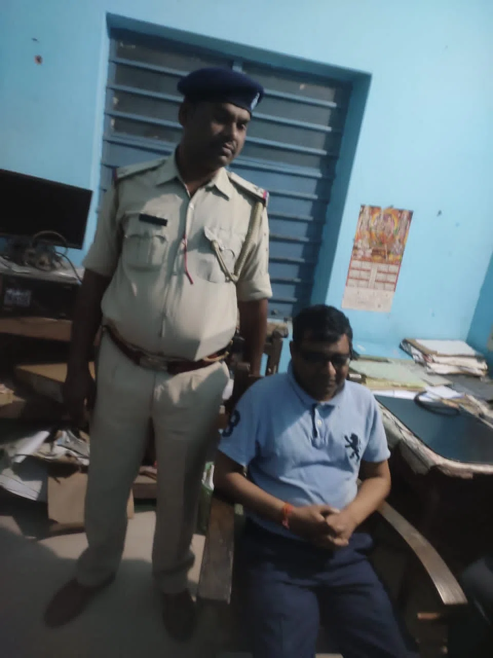 ...और लाठीबाज बीडीओ के प्रखंड में चिकित्सा प्रभारी डॉक्टर राजीव रंजन निकले दारुबाज,पुलिस ने शराब के नशे में चूर डॉ को किया गिरफ्तार