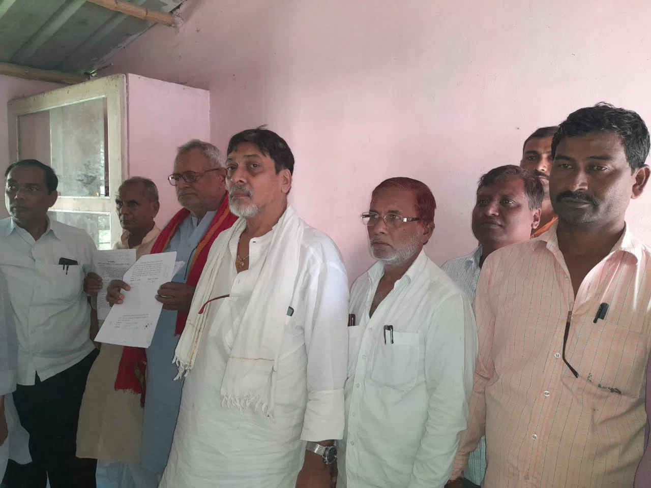खगड़िया के निबंधन पदाधिकारी आखिर क्यों कर कर रहे कातिवों को परेशान!आक्रोशित कातिवों ने आर-पार की लड़ाई का कर दिया ऐलान