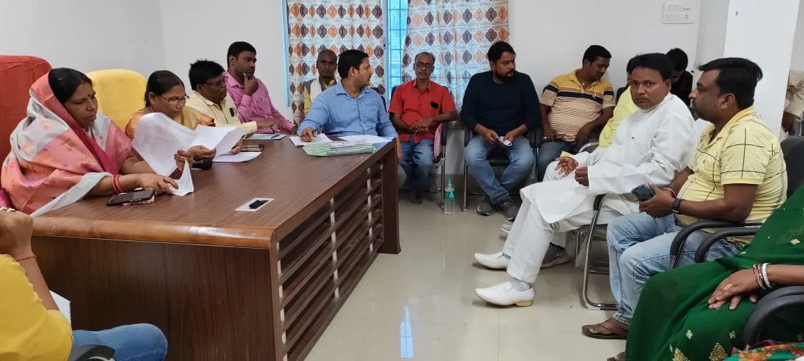 पंचायत समिति की हंगामेदार बैठक में अनुपस्थित रहने वाले पदाधिकारियों का उठा मसला,बीडीओ ने स्पष्टीकरण पूछने का दिलाया भरोसा
