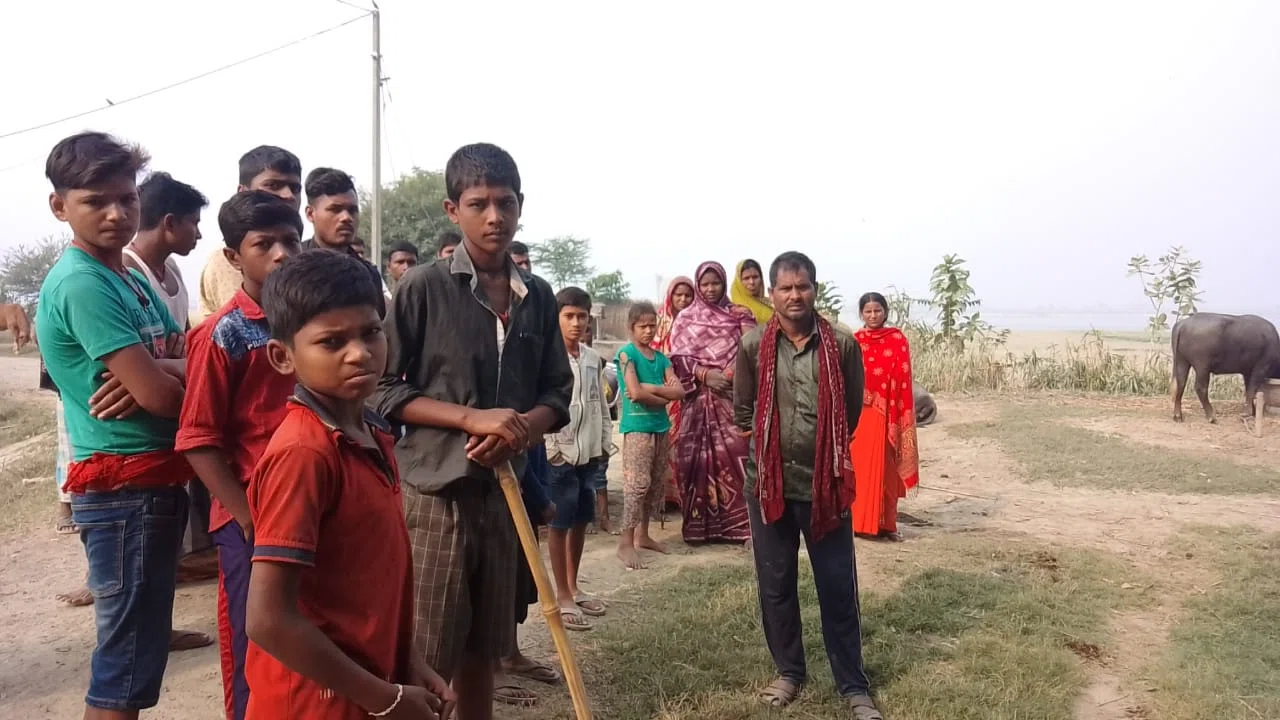 मवेशी को चारा देने बथान पर गया 11वर्षीय विक्रम आखिर कहां गुम हो गया!धरती निगल गयी या आसमां उड़ा ले गया!!