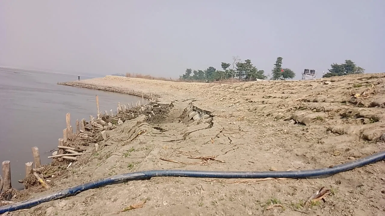 जलस्तर में कमी आते ही कोसी का कटाव तेज,सहमे ग्रामीण