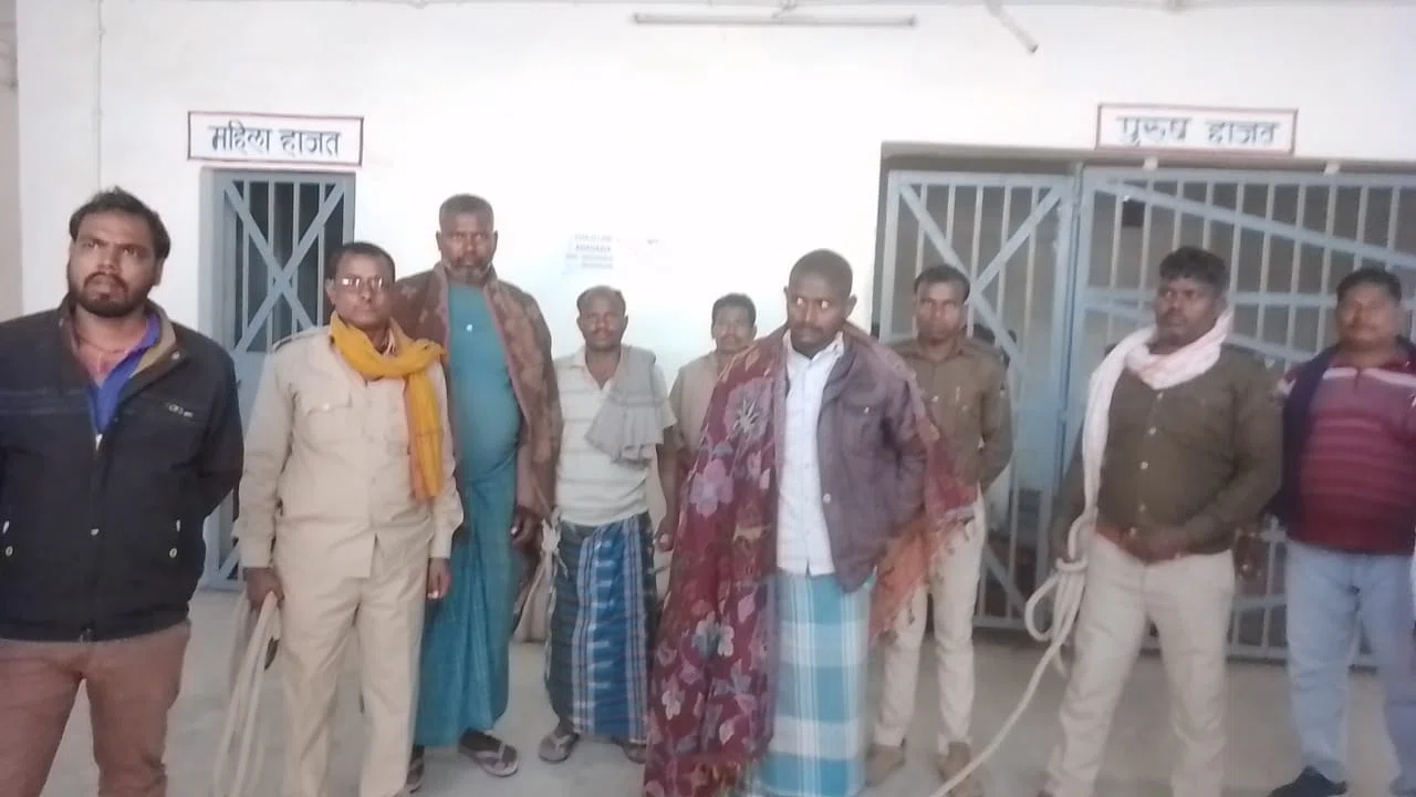 दरिंदा बनकर सुहागिन महिलाओं को बना देता था सरेआम विधवा,कोशी क्षेत्र का कुख्यात इबो मियां दो अन्य शागिर्दों के साथ चढ़ा एसटीएफ और जिला पुलिस के हत्थे