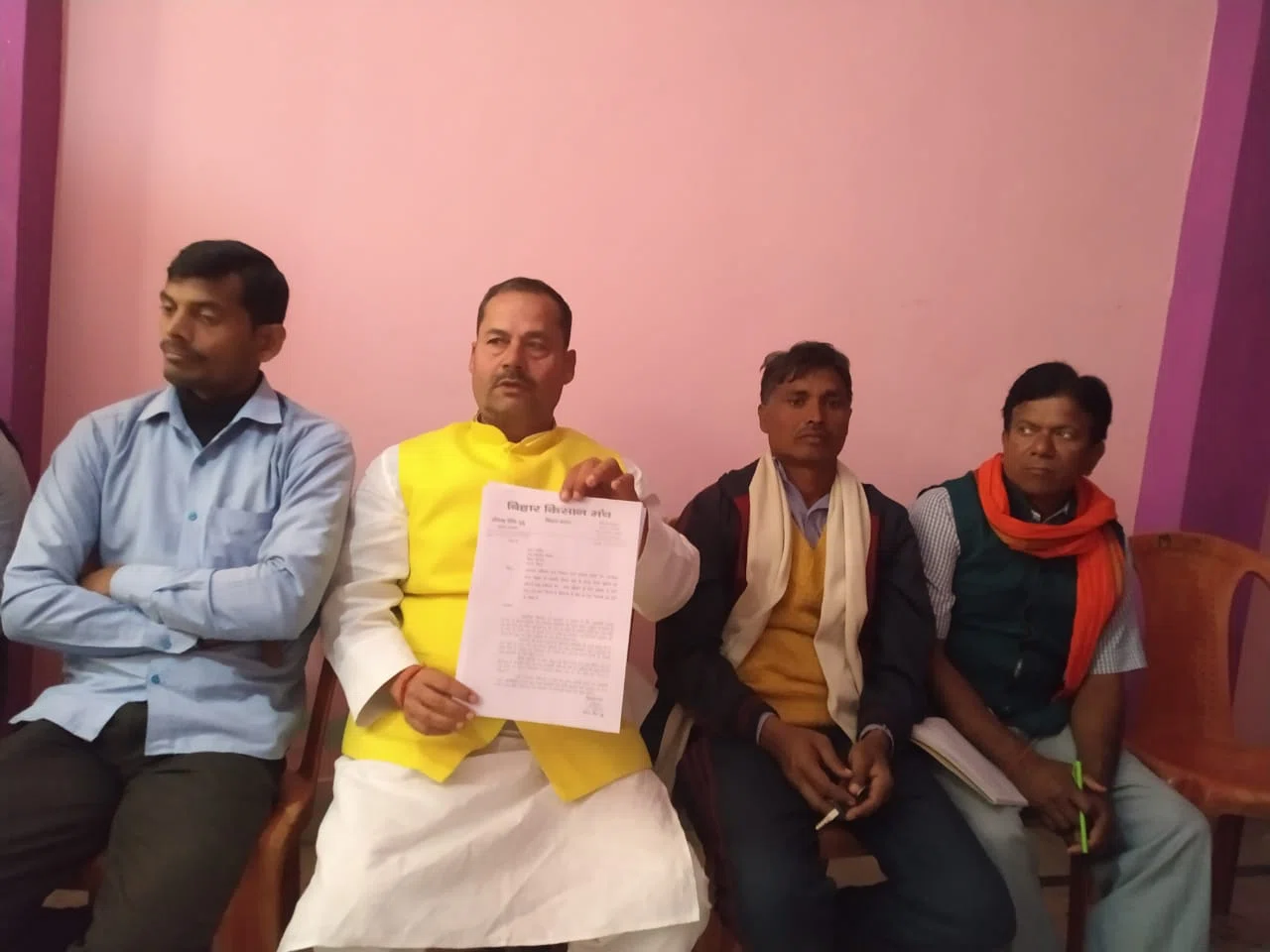 जल संसाधन विभाग के कनीय अभियंता के विरुद्ध किसान मंच द्वारा लगाए गए कई गंभीर आरोप, कहा-23 दिसम्बर को होगा कार्यपालक अभियंता का घेराव,होगी आर-पार की लड़ाई