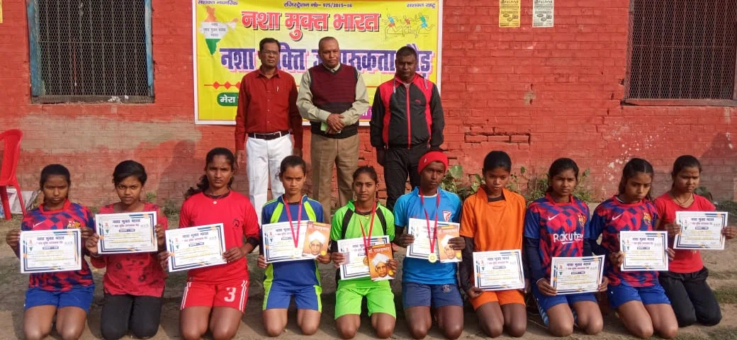 नशा मुक्त भारत जागरुकता को ले दौड़ प्रतियोगिता आयोजित, धाविका निशा ने कहा-शराब या अन्य नशीली पदार्थों के सेवन से रोगग्रस्त हो जाते हैं लोग