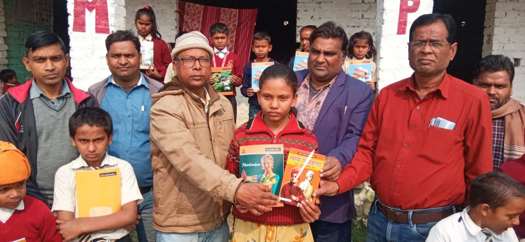 आयोजित क्विज प्रतियोगिता में अव्वल रही दीक्षा,तो द्वितीय स्थान हासिल किया दिक्षित,नशा मुक्त भारत के संस्थापक ने कहा-पढ़ो...पढ़ो और सिर्फ पढ़ो,कुछ देर के लिए मन उबे,तो कोई अच्छा खेल