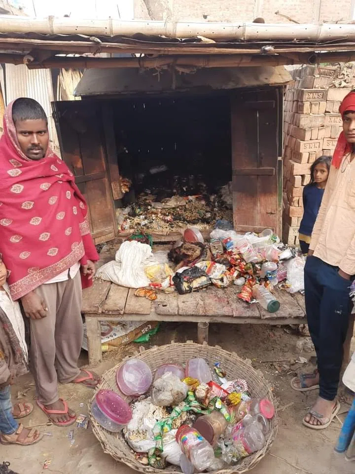 किराना दुकान में असामाजिक तत्वों ने लगा दी आग,हजारों का सामान हो गया स्वाहा