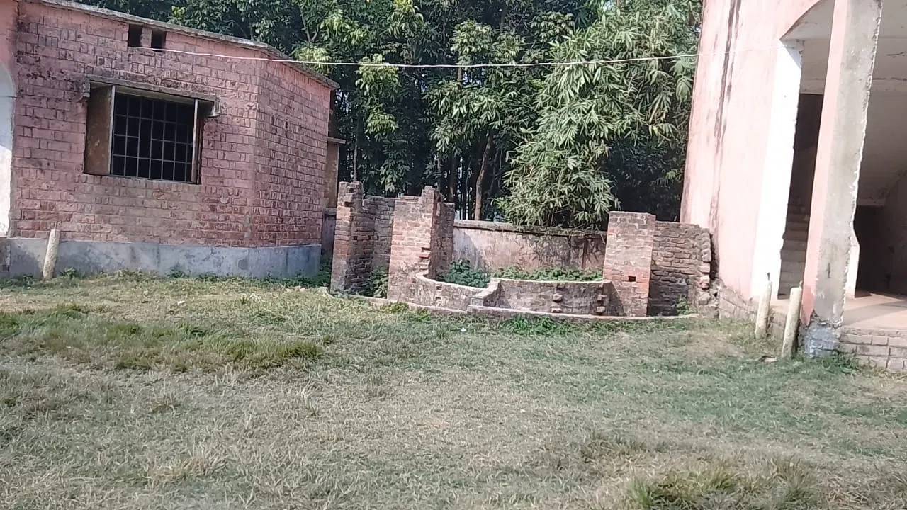 बिजली के पोल की चोरी में विभागीय कर्मियों की संलिप्तता आ रही सामने, उठ रहे कई गंभीर सवाल, कनीय अभियंता कर रहे कार्रवाई की बात