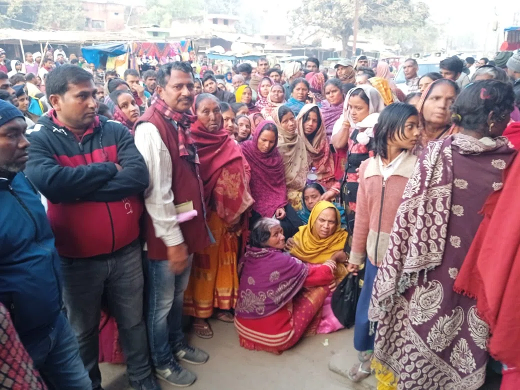 आखिर किसने घर में घुसकर व्यवसायी के साथ-साथ उनकी पत्नी की धारदार हथियार से गला रेतकर कर दी निर्मम हत्या!पड़ताल में जुटी पुलिस