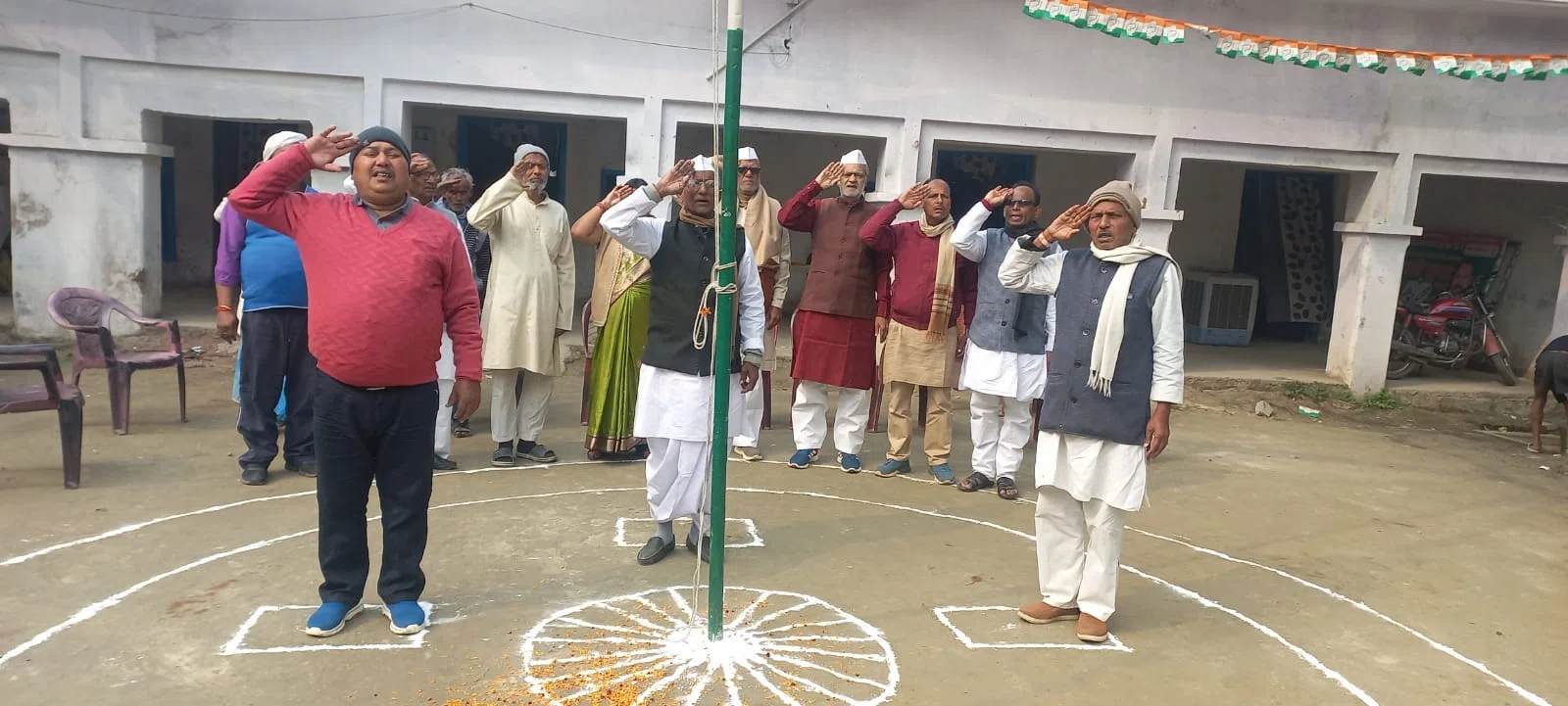 स्थापना दिवस पर कांग्रेस कार्यालय में समारोह का हुआ आयोजन,सदर विधायक छत्रपति यादव ने कहा-नफरत की राजनीति कर रही भाजपा,भारत जोड़ो यात्रा कर राहुल गांधी देश में एकता का दे रहे संदेश