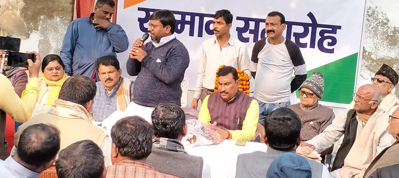 कांग्रेस कार्यालय में जदयू अध्यक्ष सहित अन्य नेताओं को किया गया सम्मानित, सदर विधायक ने कहा-नई परम्परा की हुई है शुरुआत, बीजेपी की केन्द्र सरकार को जड़ से उखाड़ फेंकने के लिए महागठ